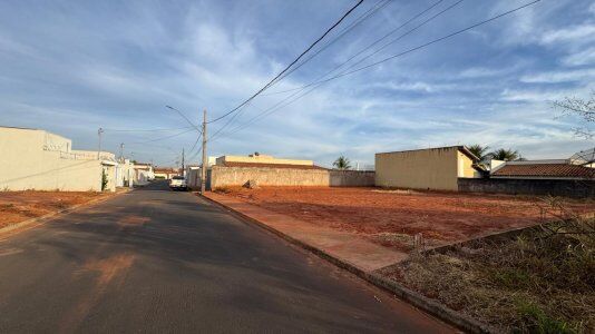 TERRENO A VENDA