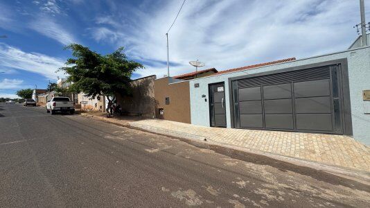 CASA BAIRRO JACARANDÁ